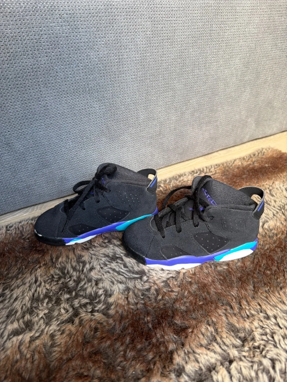 Jordan 9.5 boy shoes